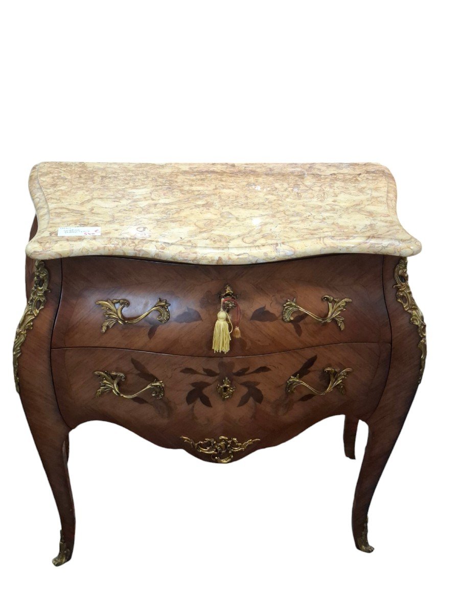 Commode de style  Louis XV En Marqueterie 