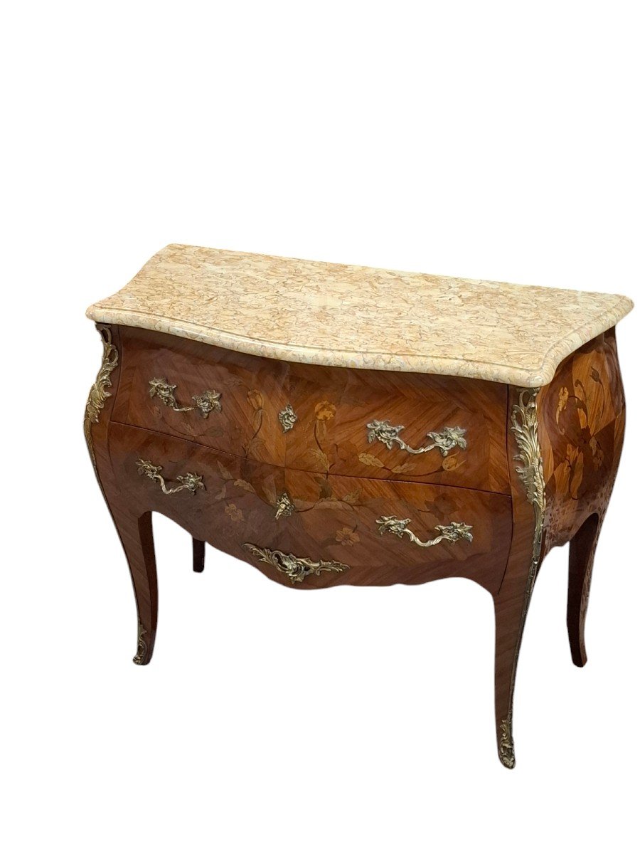 Commode De Style Louix XV En Marqueterie 