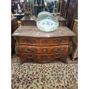 Commode De Style Louis XV En Marqueterie 