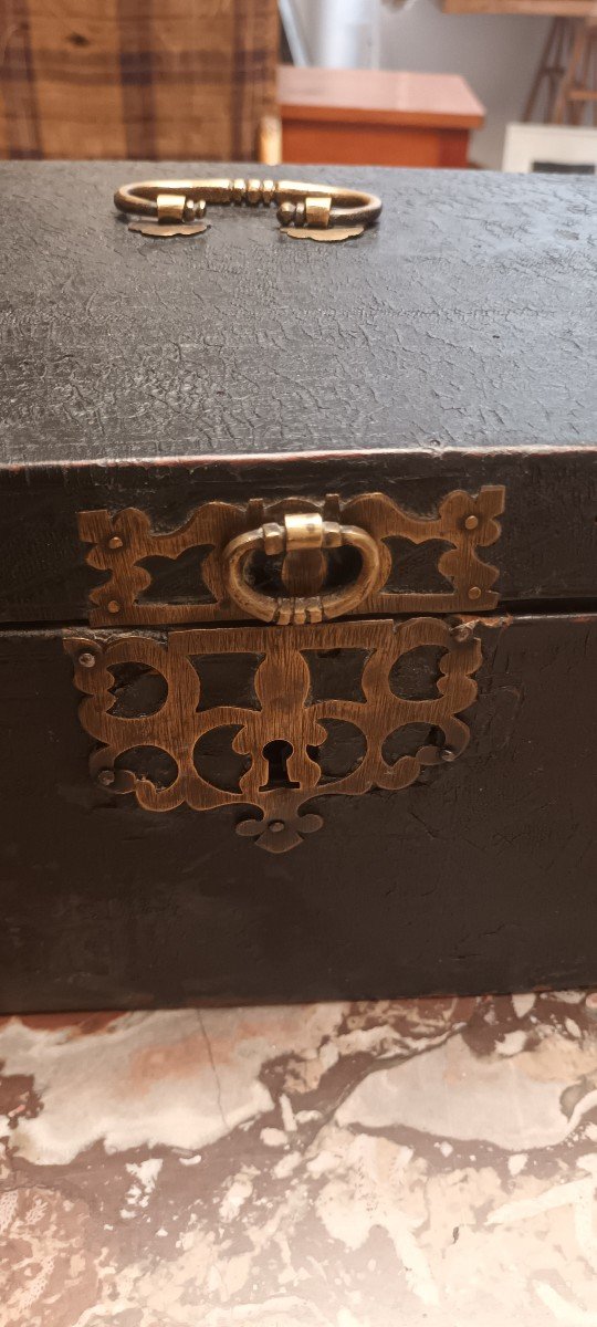 17th Century Leather Box -photo-4