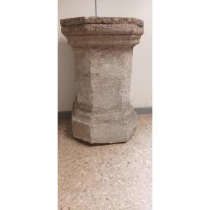 Ancien Piédestal Ou Colonne En Pierre 