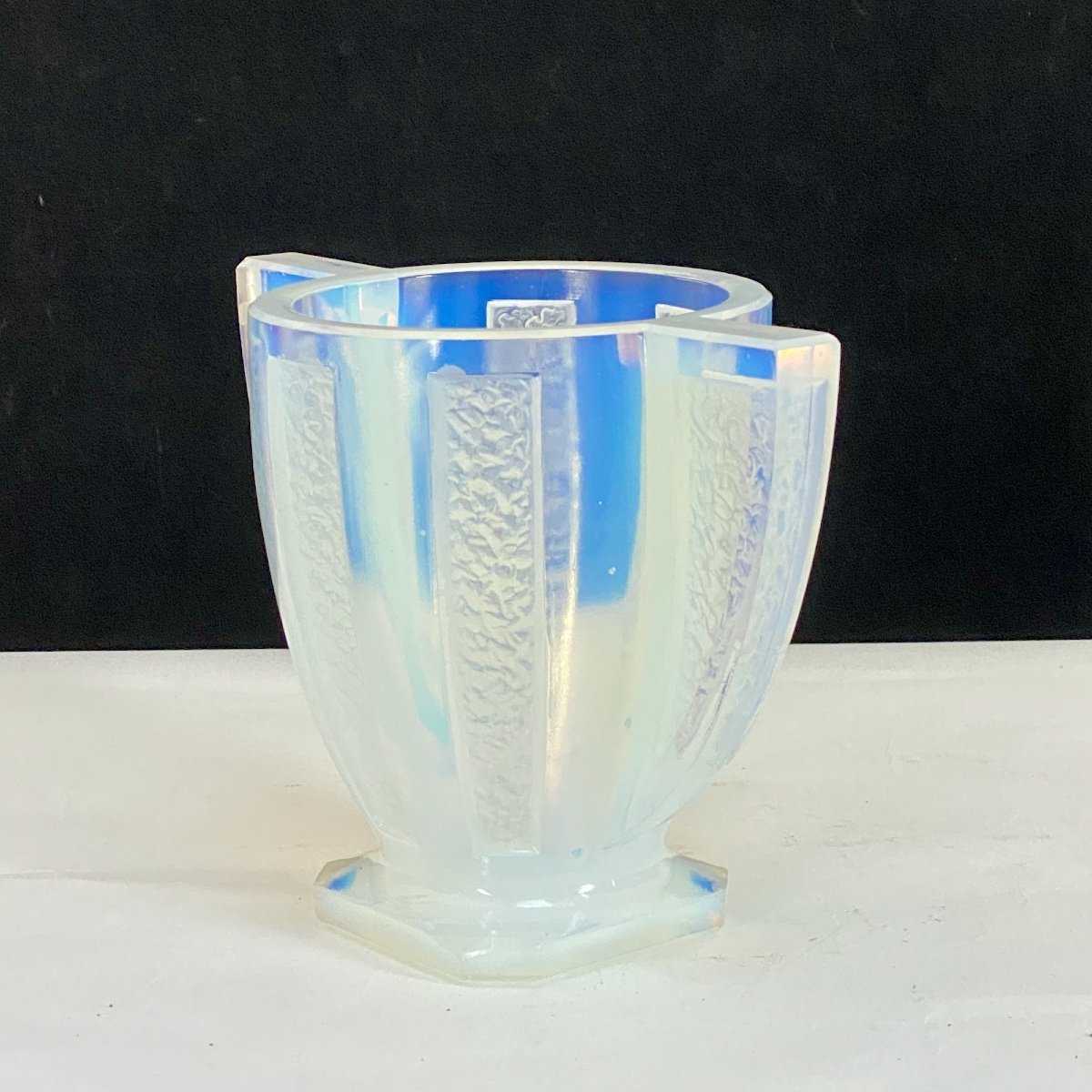 Vase Art Déco En Verre Opalescent Bleuté De Cesari France Vers 1930-photo-2