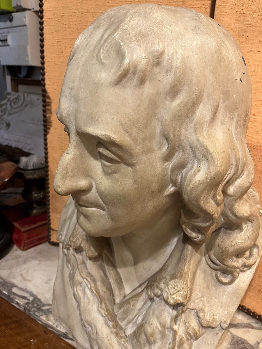 Important Plaster Bust, Representing A Man Of Quality -photo-2