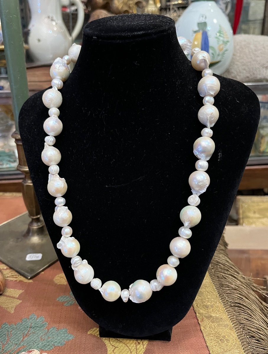 Beautiful Baroque Pearl Necklace.