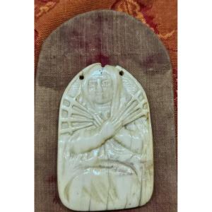 Rare Plaquette En Ivoire, Double Face,  La Vierge Aux 7 Douleurs, Et  Le Buste Du Christ 