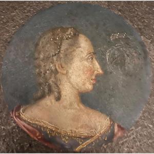 Portrait d’une dame de qualité, sur bois, XVII, tondo  de  8 cms  de diamètre.