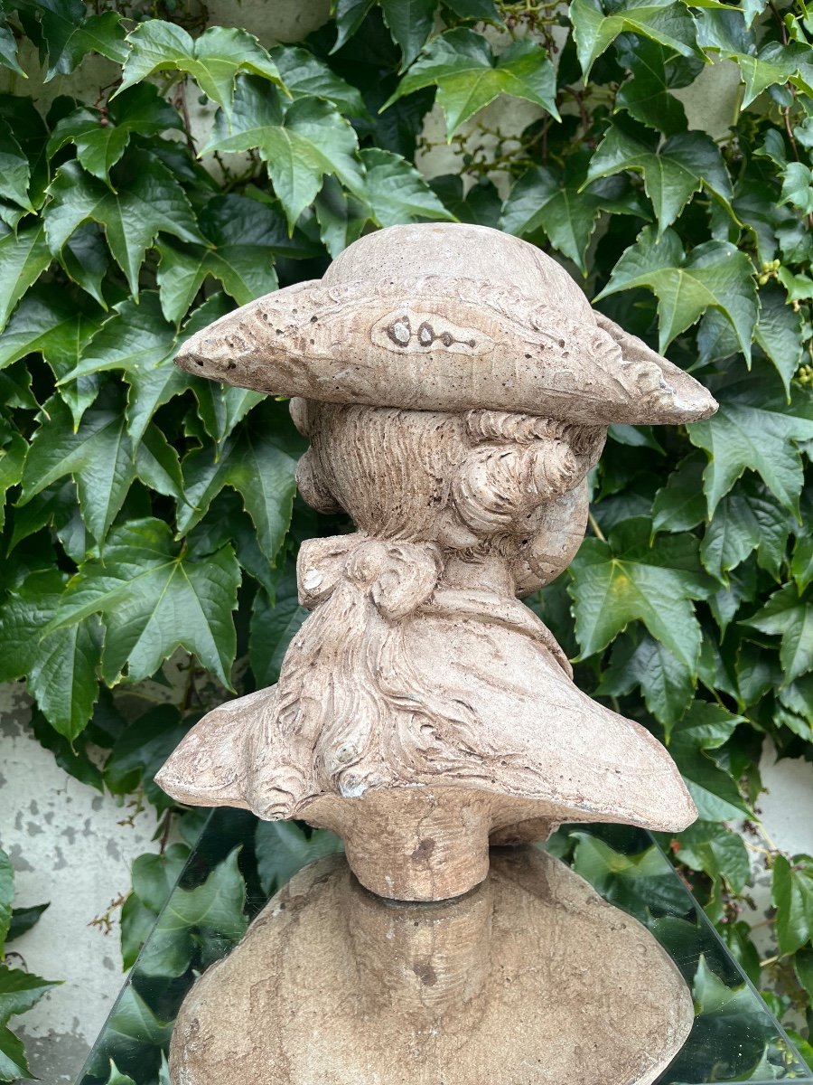 Buste D’un Enfant Au Chapeau-photo-1