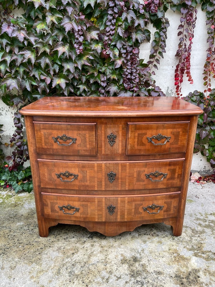 20th Century Regency Style Chest Of Drawers 