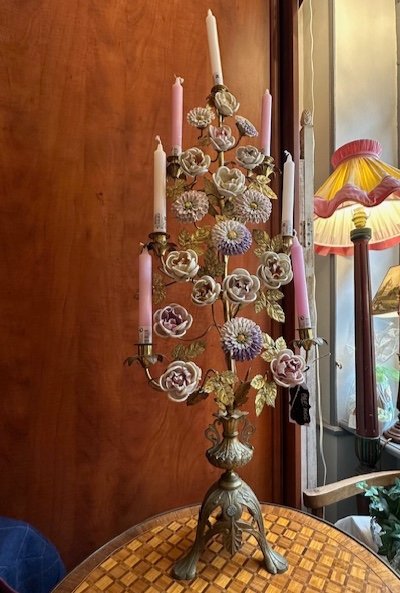 7 Lights Candelabra In Brass And Porcelain Flowers 