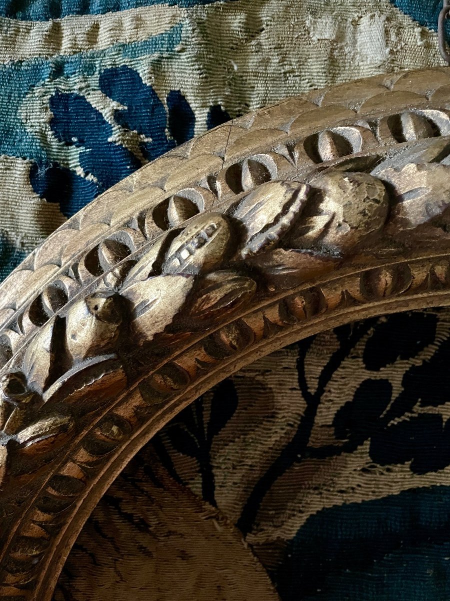 Round Carved Wooden Frame In Gold-photo-2