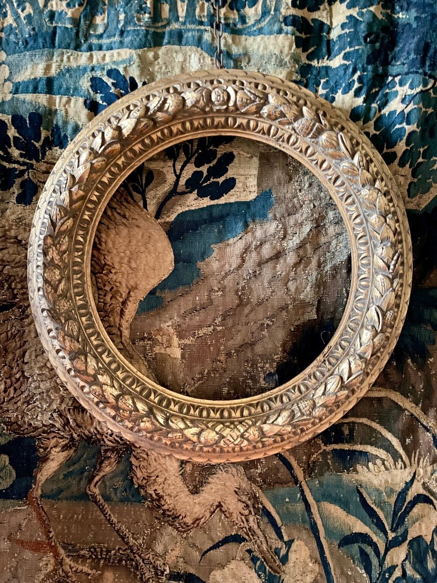 Round Carved Wooden Frame In Gold