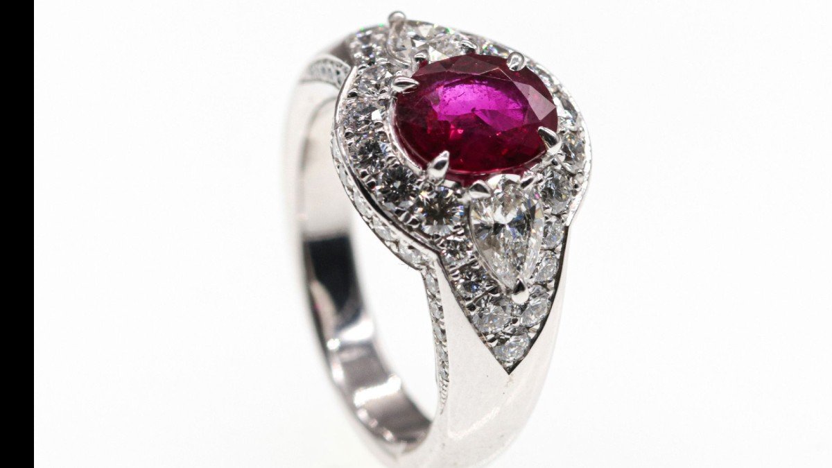 White Gold Ring Centered With A Ruby-photo-2