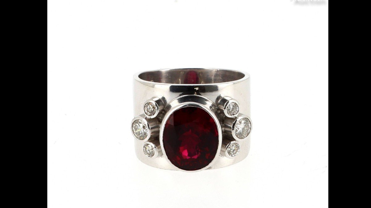 Bague Bandeau En Or Gris 18k, Sertie d'Une Belle Rubellite