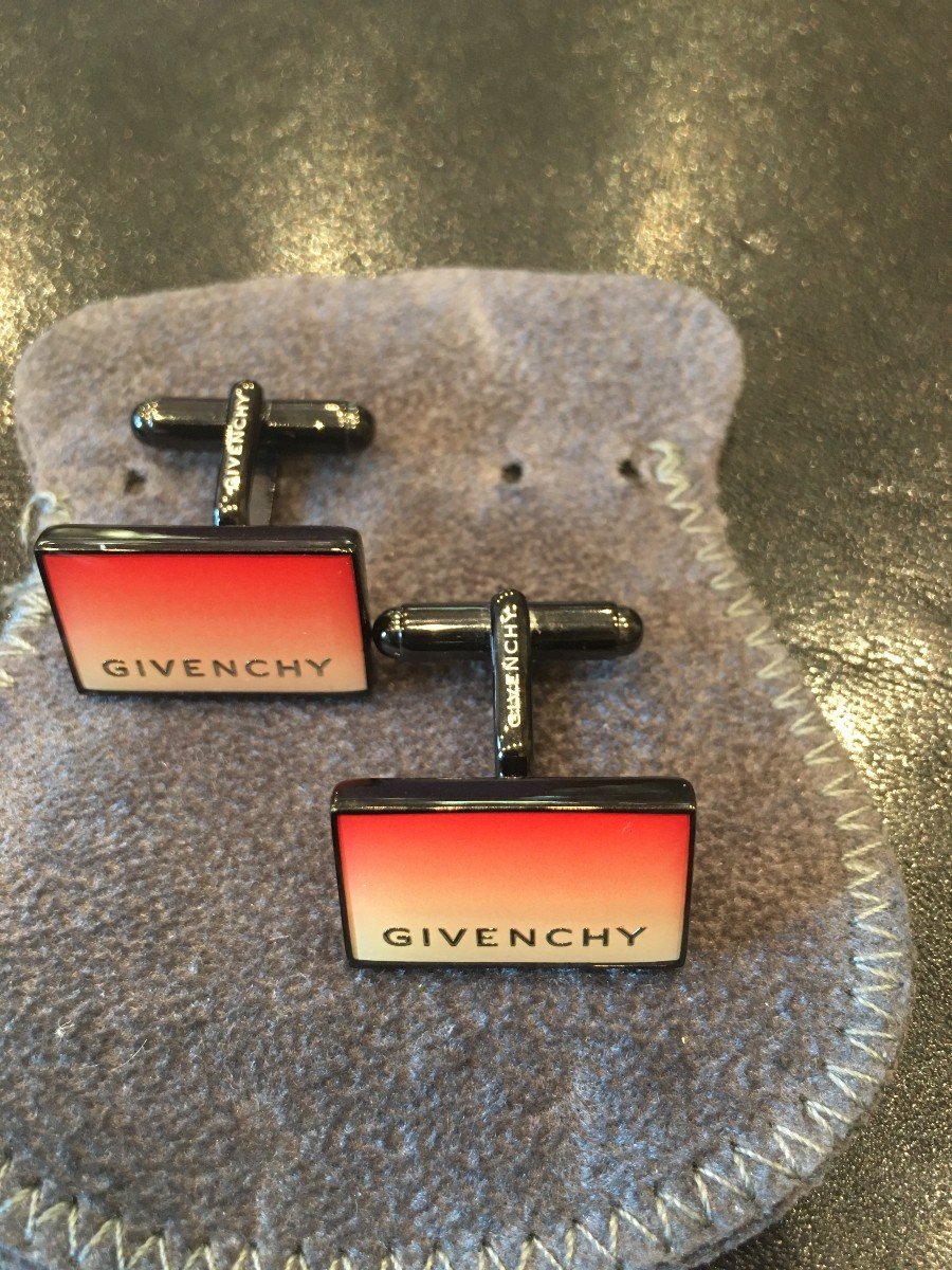 Set Of 3 Pairs Of Givenchy Cufflinks And 2 Lanvin Tie Clips-photo-4