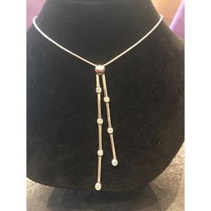 Collier Dans Le Style Négligé En Or Gris