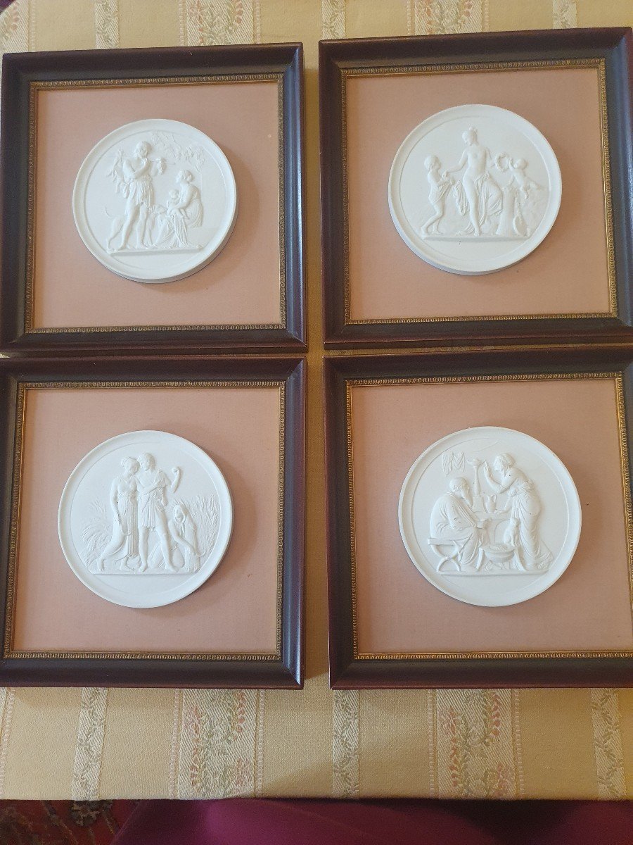 Set Of 4 Biscuit Medallions