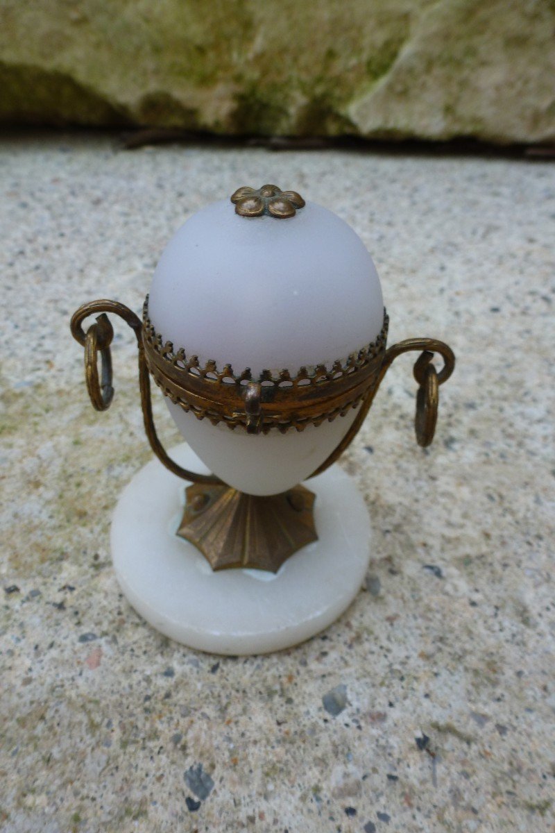 Miniature Necessary Contained In A 19th Century Egg-photo-3