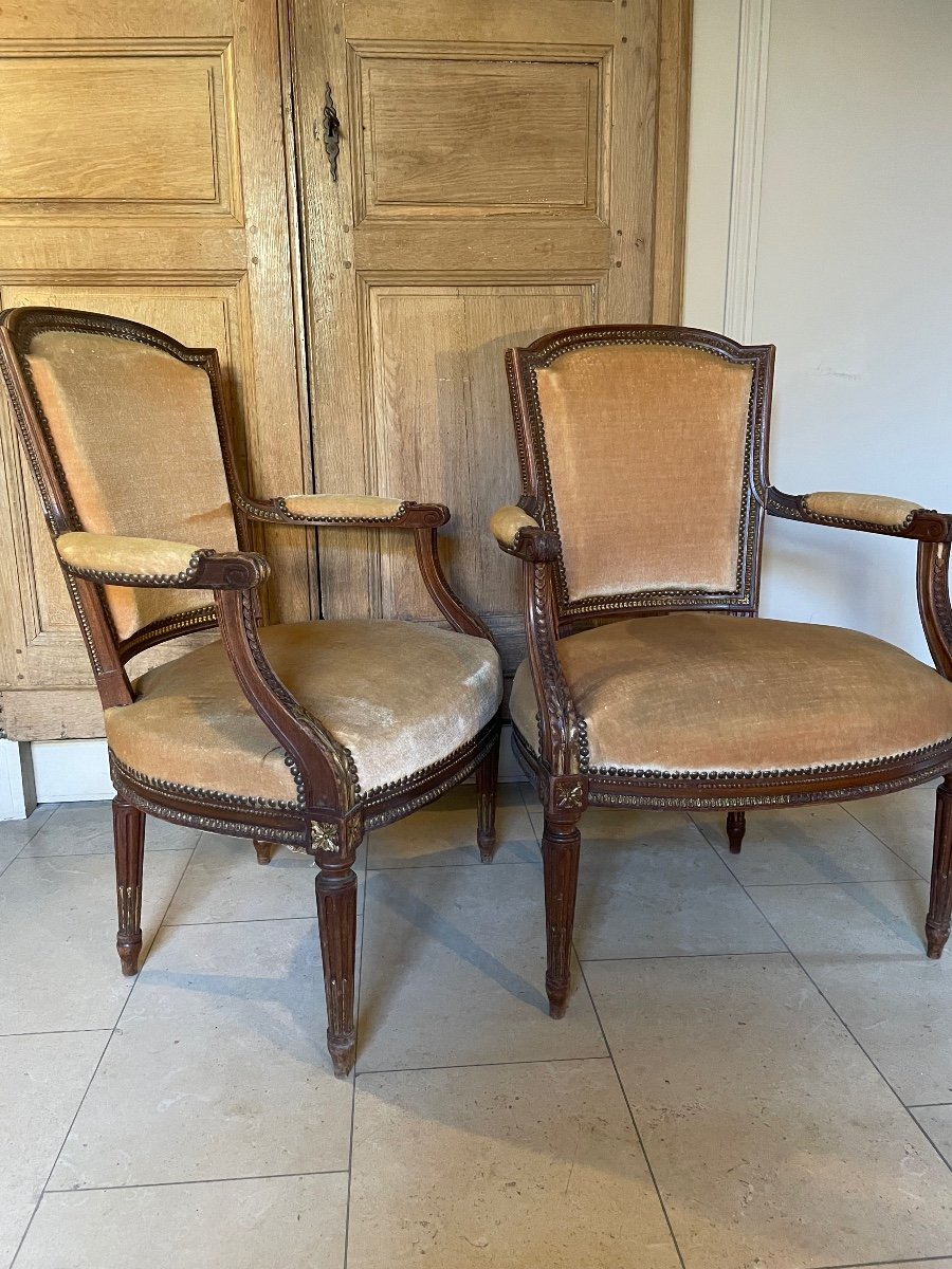 Paire De Fauteuils De Style Louis XVI -photo-2