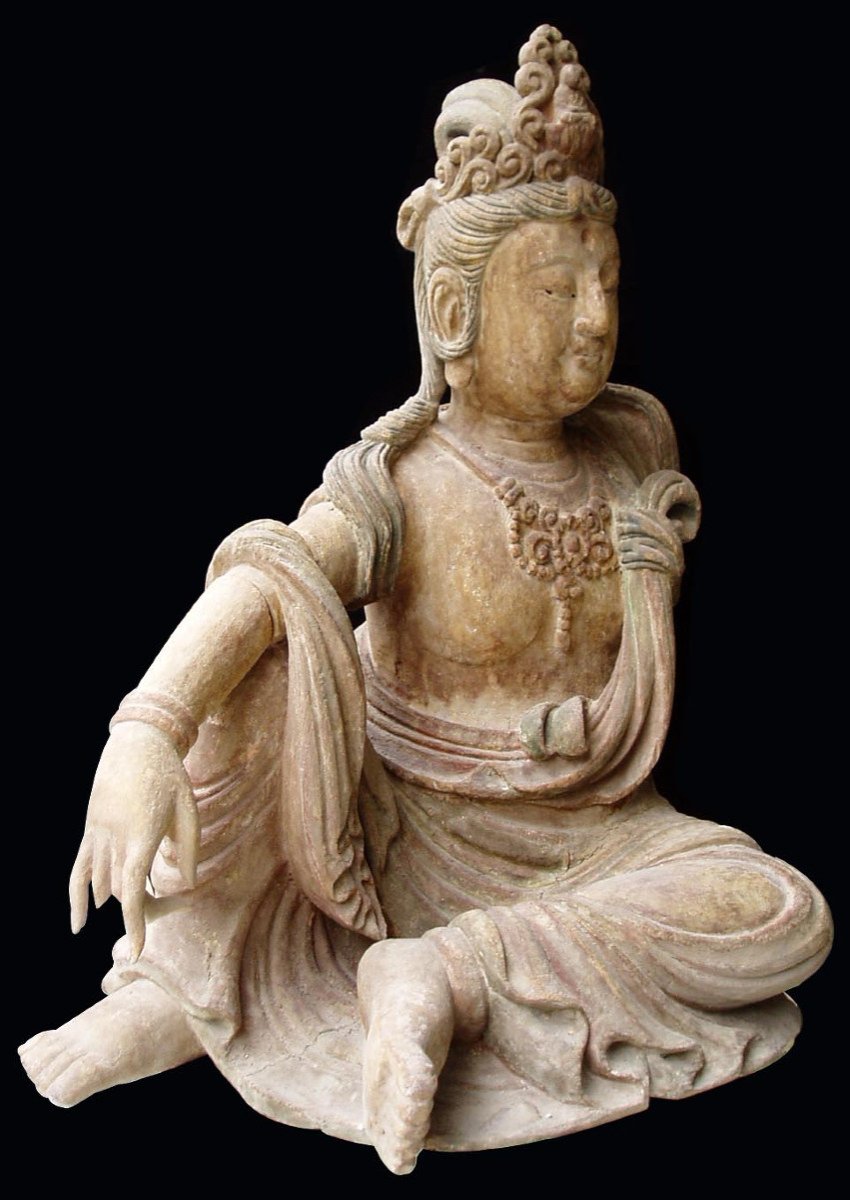 Statue Of Bodhisattva Avalokiteshvara (kwan Yin / Guanyin) In Carved Wood-photo-2