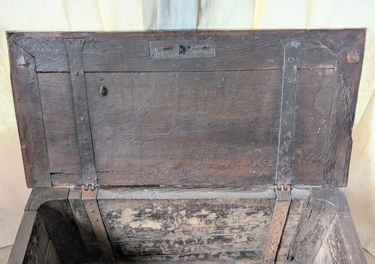 17th Century Chest-photo-5