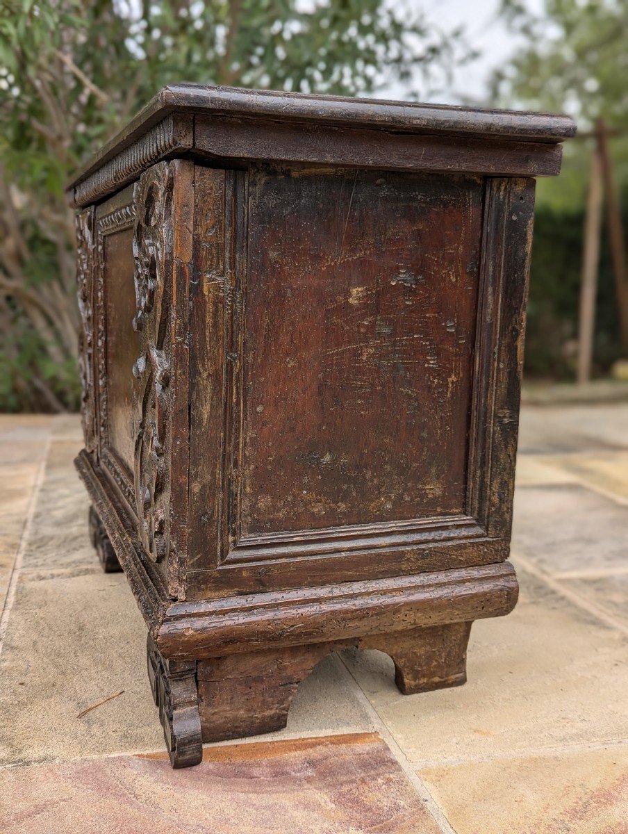 Small Antique Chest In The Renaissance Style -photo-2