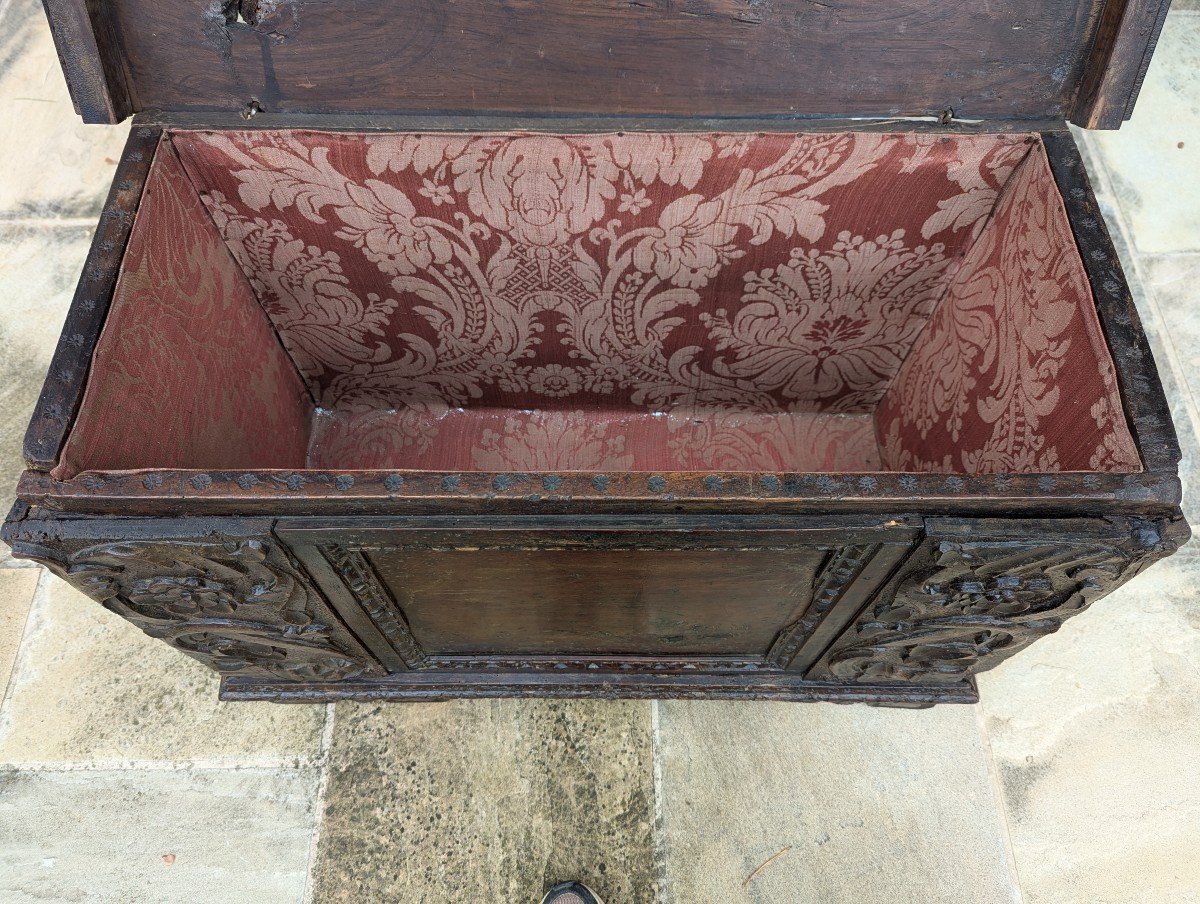 Small Antique Chest In The Renaissance Style -photo-5