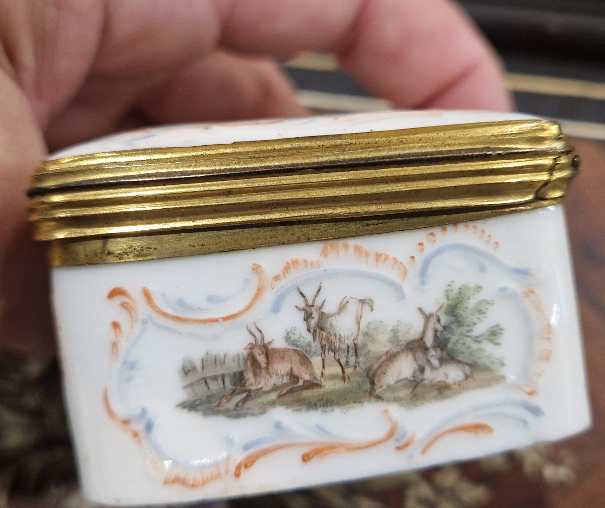 Porcelain Box Painted With 18th Century Bucolic Scenes -photo-1