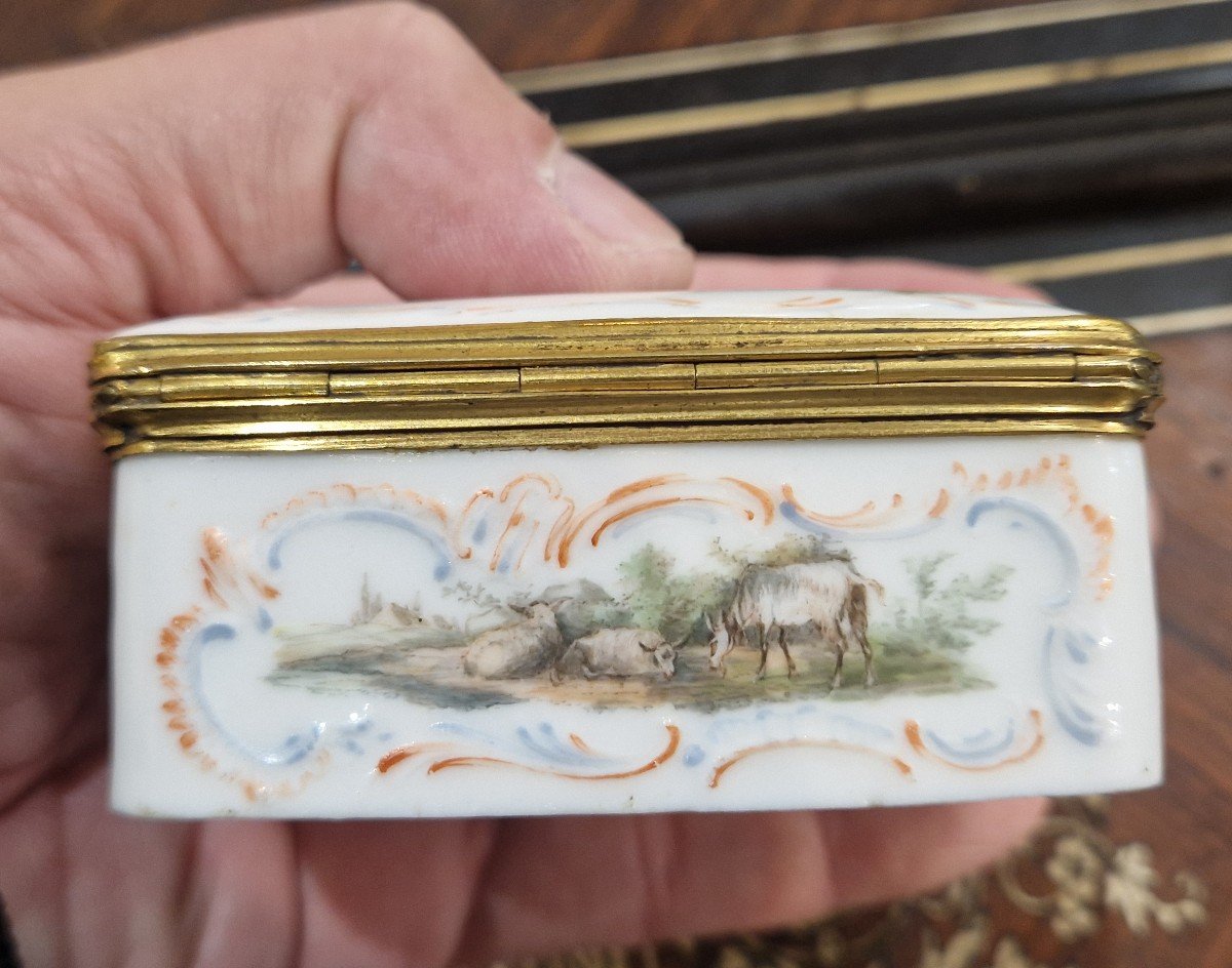 Porcelain Box Painted With 18th Century Bucolic Scenes -photo-2