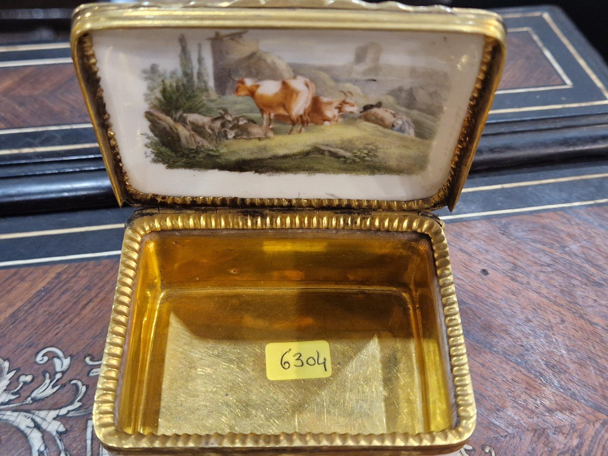 Porcelain Box Painted With 18th Century Bucolic Scenes -photo-4