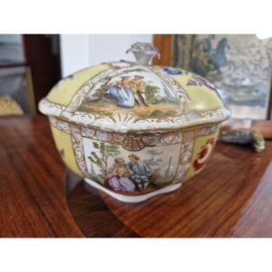 18th Century Meissen Porcelain Box 