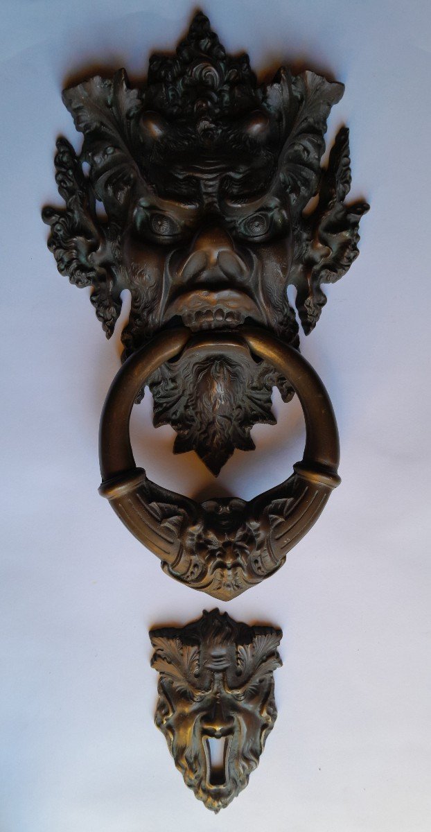 Monumental Bronze Door Knocker Decorated With The Green Man - Italy, XIXth Century - Complete