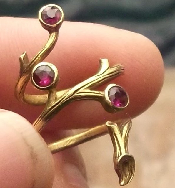 Art Nouveau Scarf Ring - Gold With Rubies-photo-2