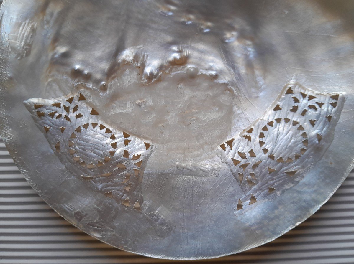 Jerusalem Mother-of-pearl - Engraved Shell-photo-1