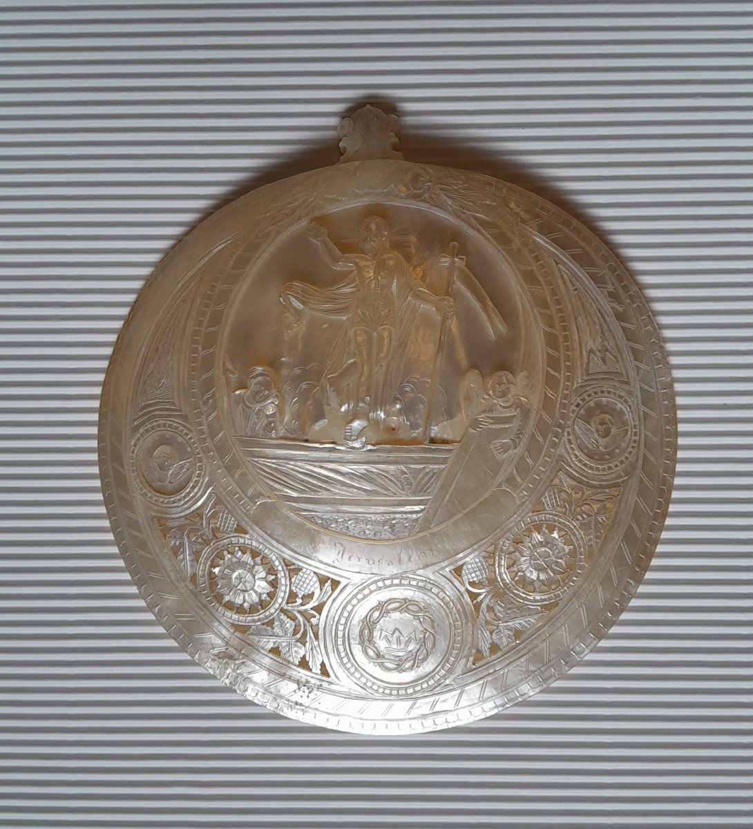 Jerusalem Mother-of-pearl - Engraved Shell-photo-3