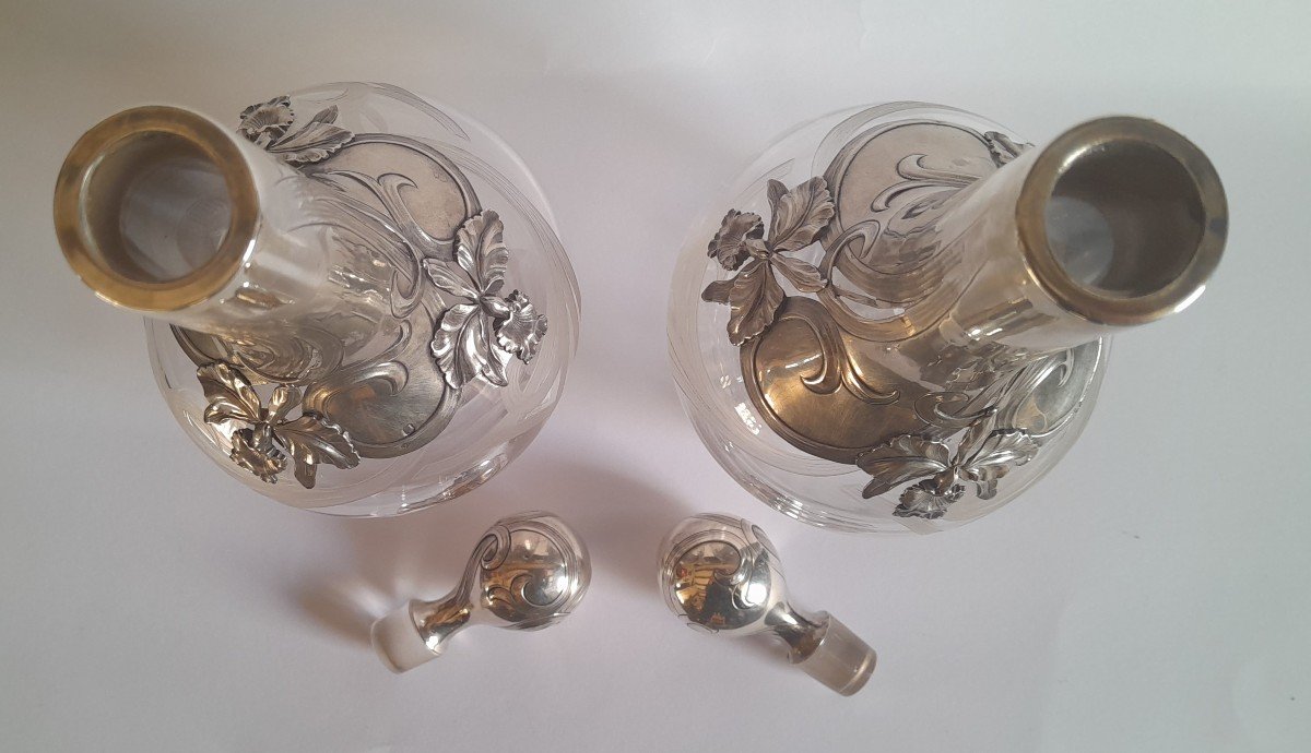 Paire De Carafes Art Nouveau En Argent Et Cristal Gravé à Décor d'Iris Et De Volutes-photo-3