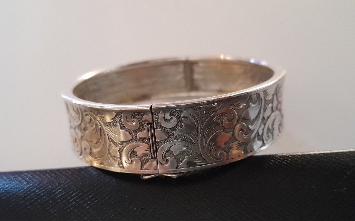 Art Nouveau Silver Bangle With Foliage Decor-photo-2