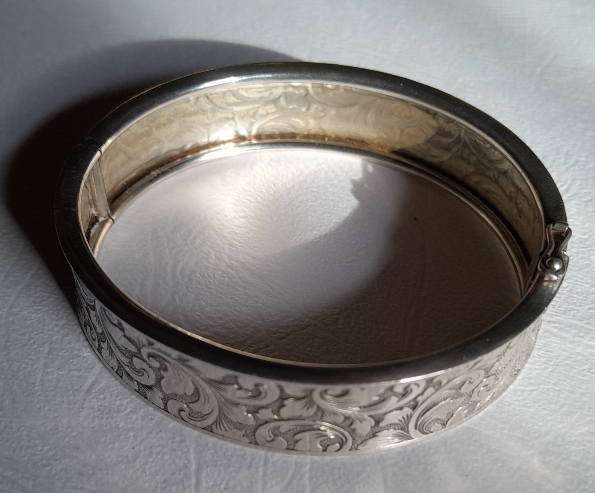 Art Nouveau Silver Bangle With Foliage Decor-photo-1