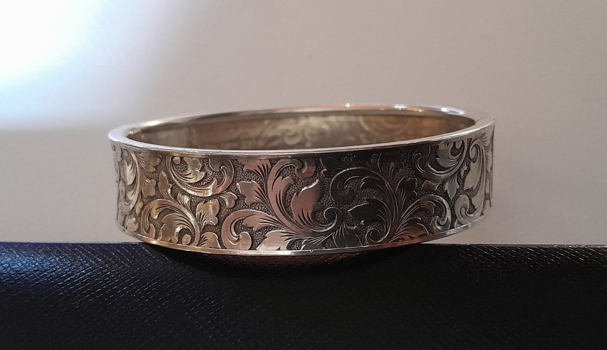 Art Nouveau Silver Bangle With Foliage Decor