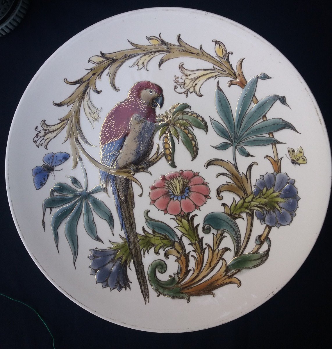 Plat Art Nouveau en faïence décor émaillé au perroquet et papillons-Keller & Guérin Lunéville-photo-4