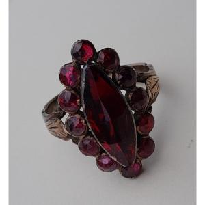 Old Marquise Ring In Gold And Garnets From Perpignan