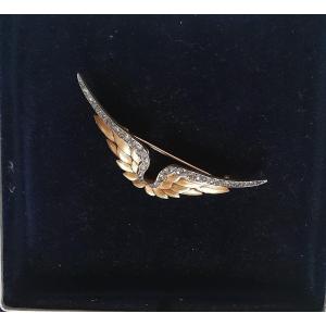 Broche En Or, Platine Et Diamants à Motif d'Ailes