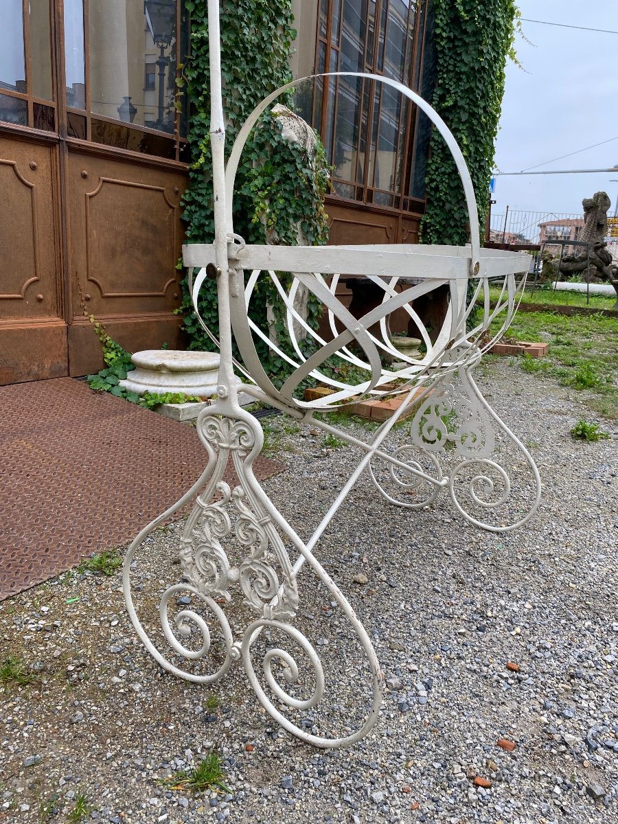 Ancient Cradle In Wrought Iron -photo-5