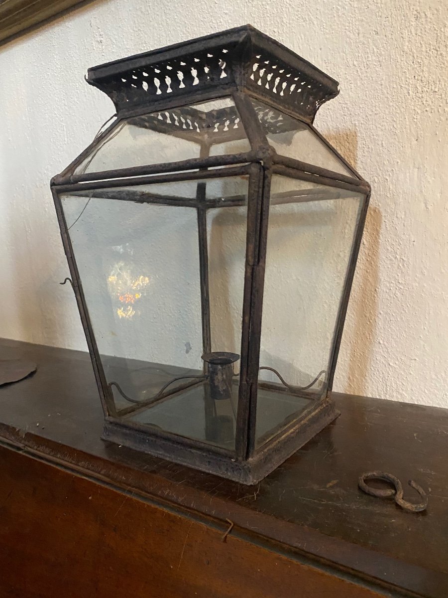 Old Lantern -photo-5