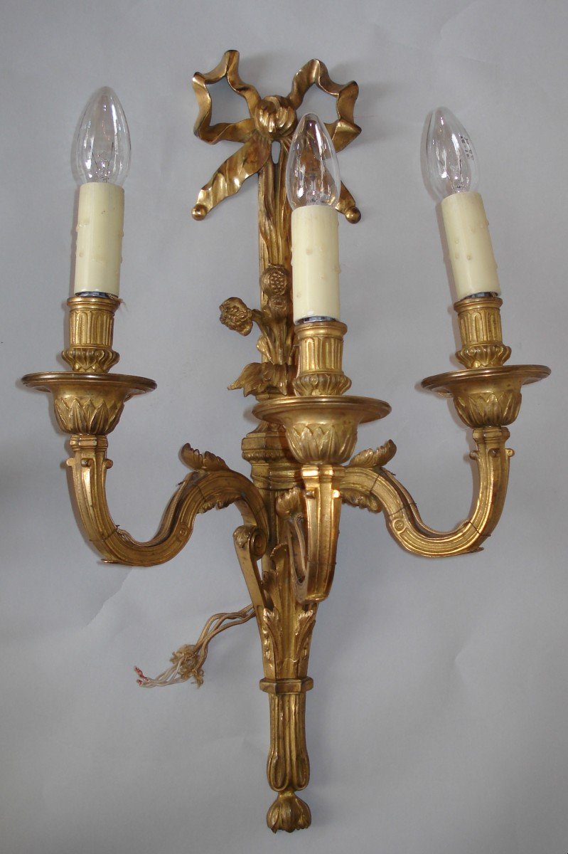 A Pair Of Louis XVI Style Giltbronze Ribbon Sconces-photo-3