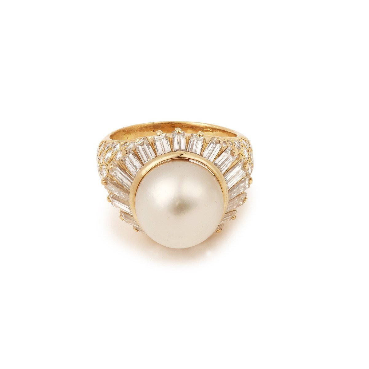 Vintage 12mm Pearl Diamonds 2.30 Carats 18 Carat Yellow Gold Cocktail Ring