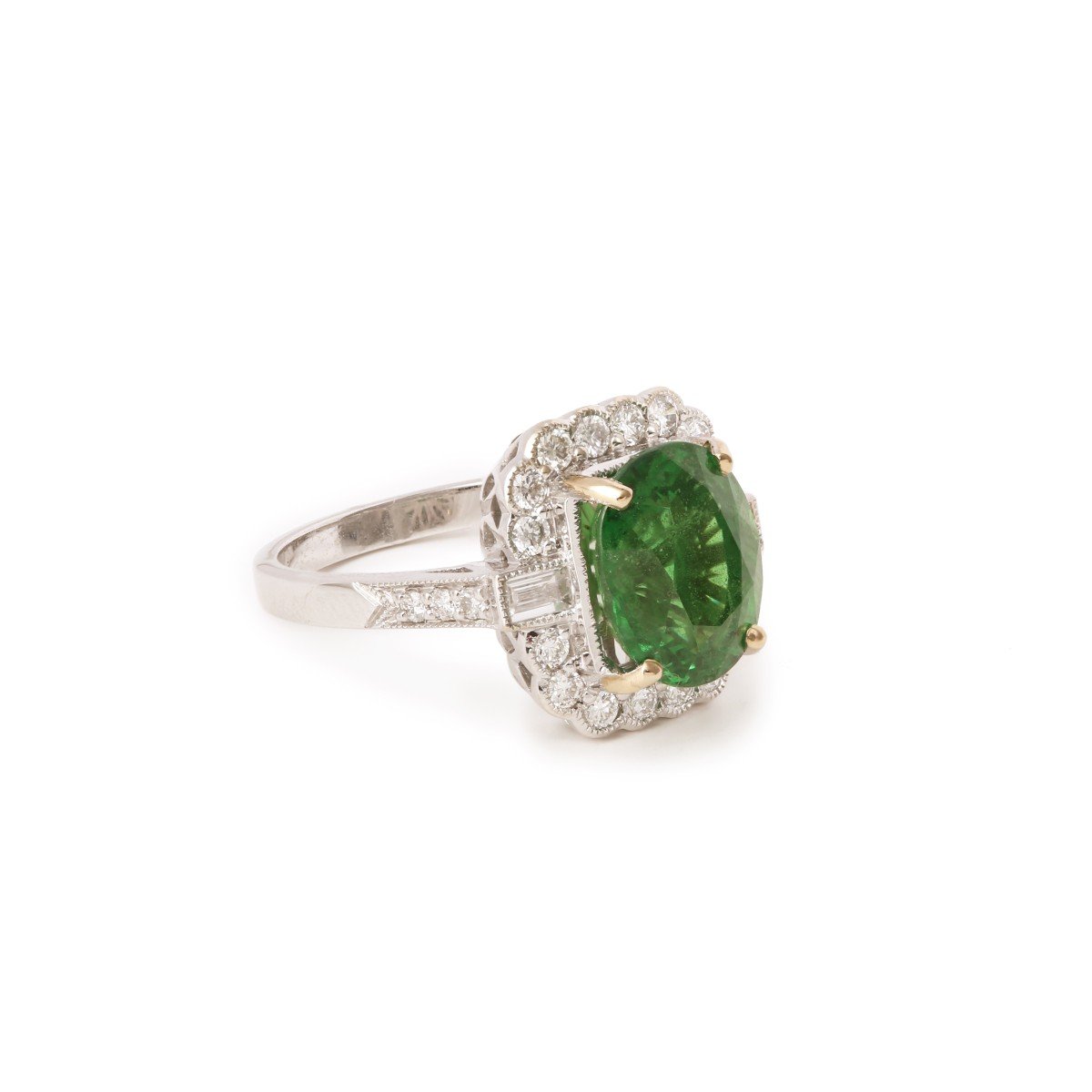 4.54 Carats Tsavorite Garnet Diamonds 18 Carats White Gold Pompadour Ring-photo-4