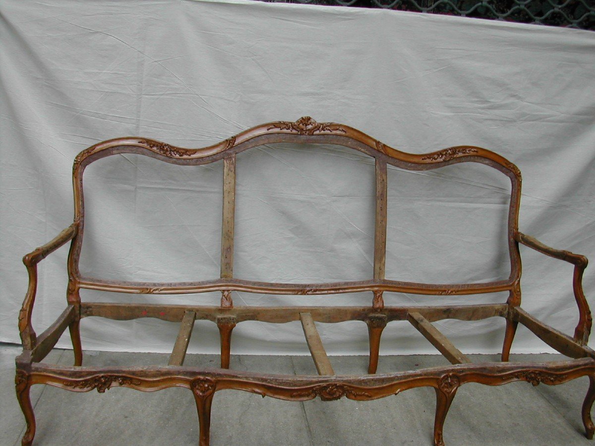 Large Sofa With Flat Back Called “à La Reine” In Molded And Carved Beech