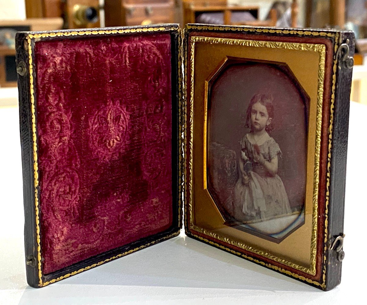 Daguerreotype Child With Doll In Union Case Set Pinchbeck-photo-2