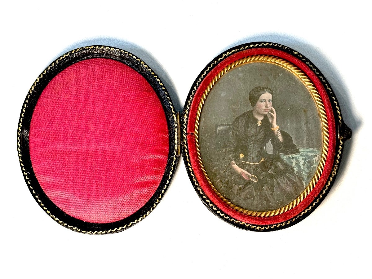 Daguerreotype "portrait Of A Woman" Enhanced In Its Union Case-photo-3