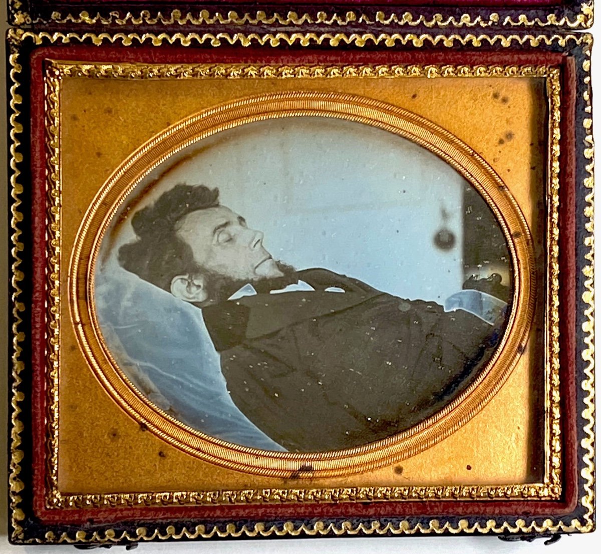 Post-mortem Daguerréotype  Man With Beard Necklace By Moissenet C.1855